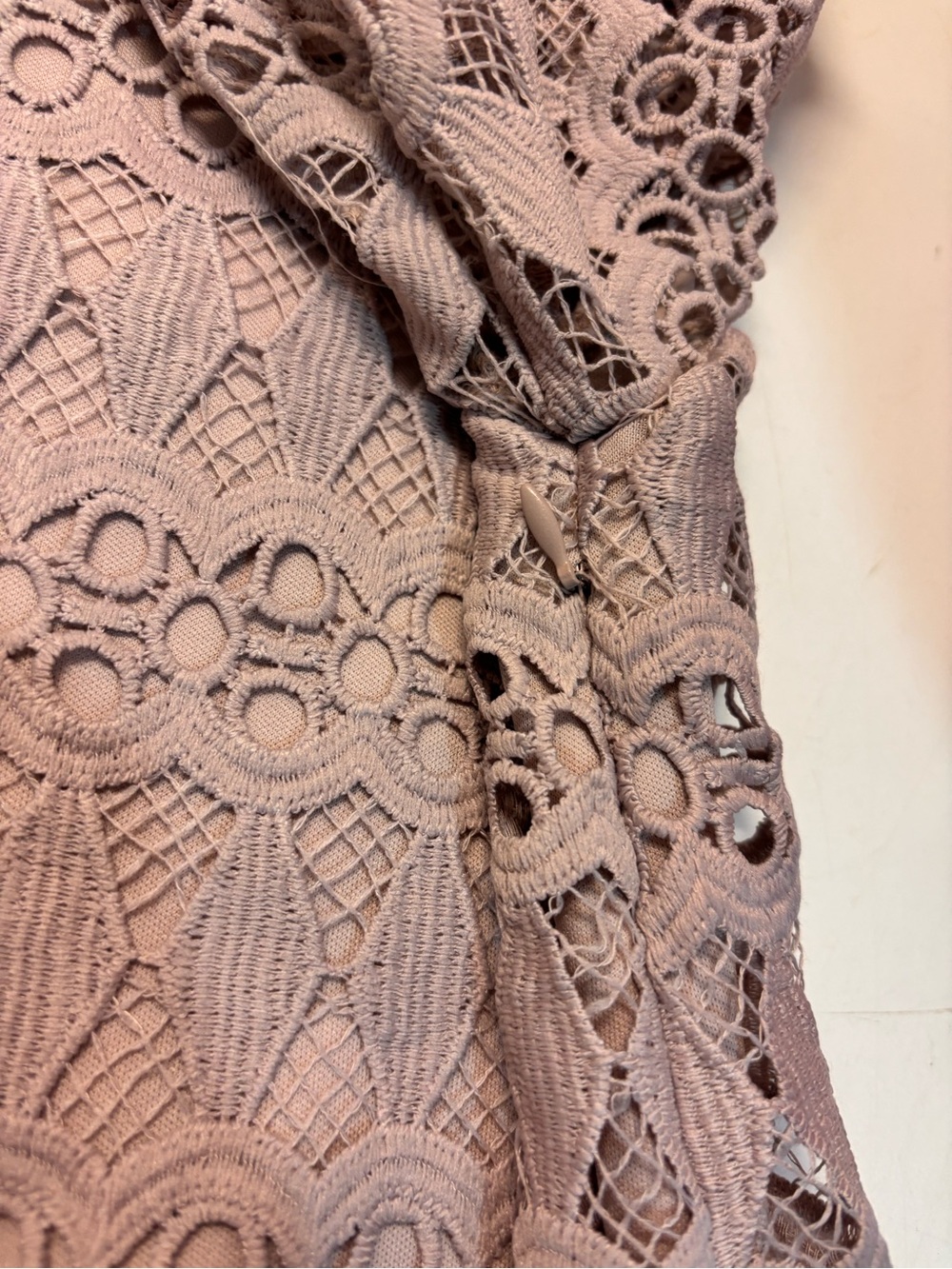 Orange Creek Mauve Lace Short Sleeve Layered Shift Midi Dress, size L - Picture 10 of 15